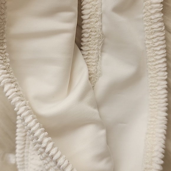 GOOD AMERICAN One Shoulder Always Fits Bikini Top in Ivory Size 00/0 (NWT) - Picture 13 of 13